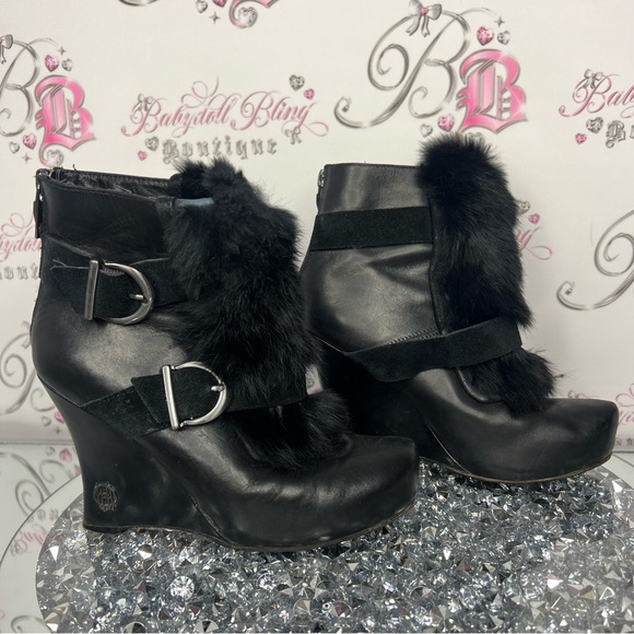 House of Harlow 1960 booties ankle rabbit fur buckle strap detail black furry - Picture 9 of 10